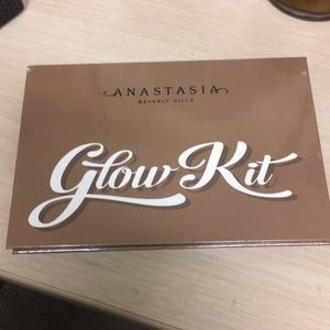Anastasia Beverly Hills Glow Kit